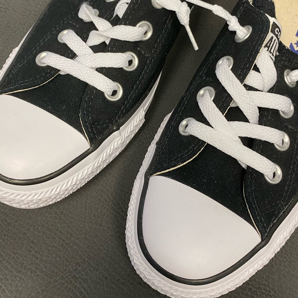 NEW scrunch black converse